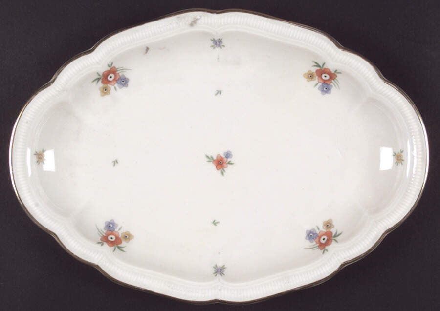 6240 12" Oval Serving Platter by Hutschenreuther-1