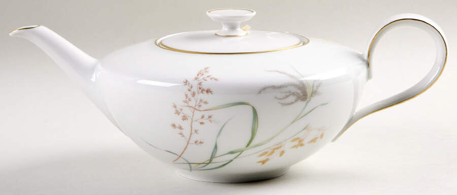 8126 Teapot & Lid by Hutschenreuther-1