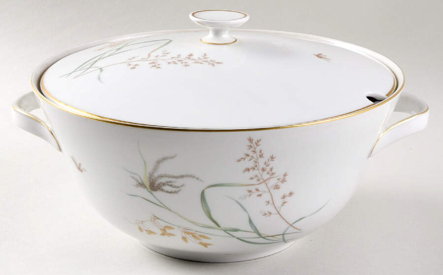 8126 Tureen &  Lid by Hutschenreuther-1