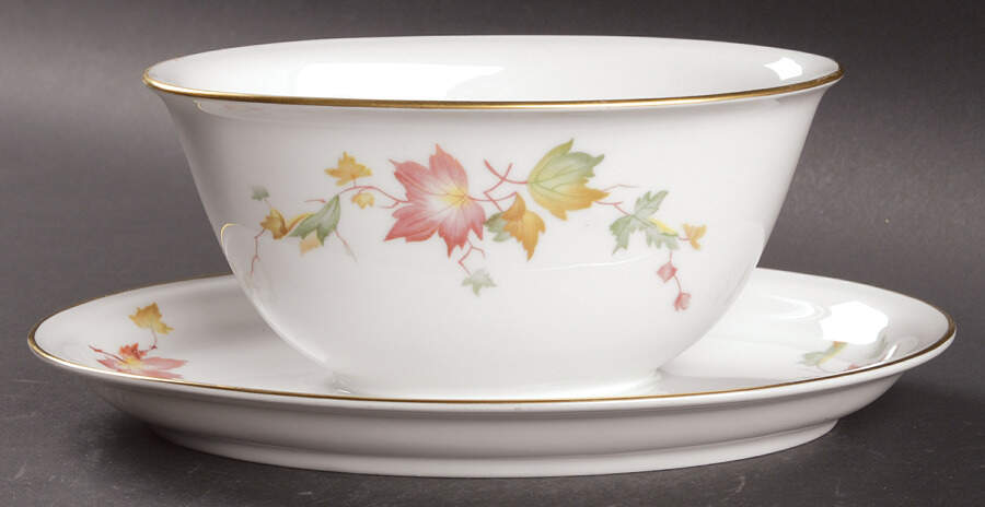 8250 Gravy Boat with Attached Underplate by Hutschenreuther-1