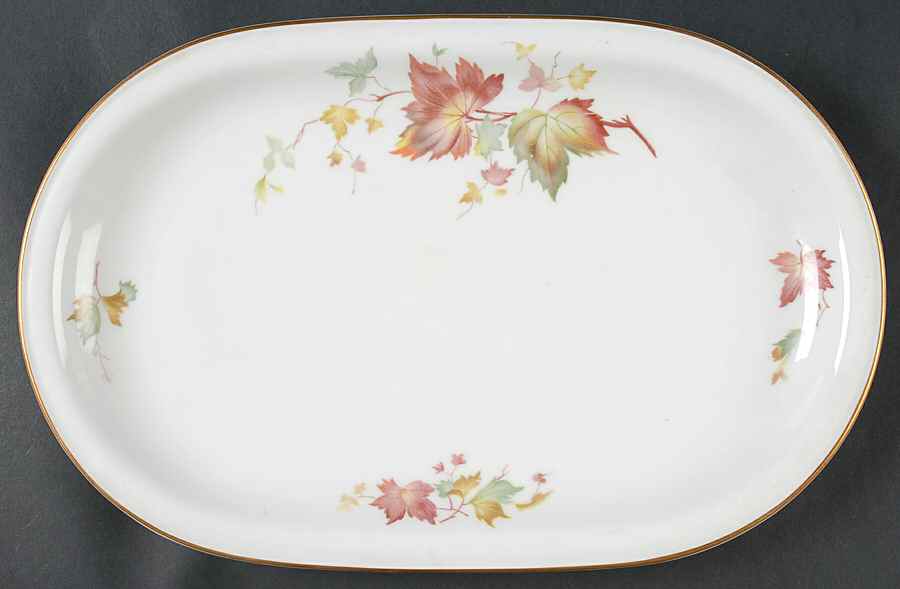 8250 12" Oval Serving Platter by Hutschenreuther-1