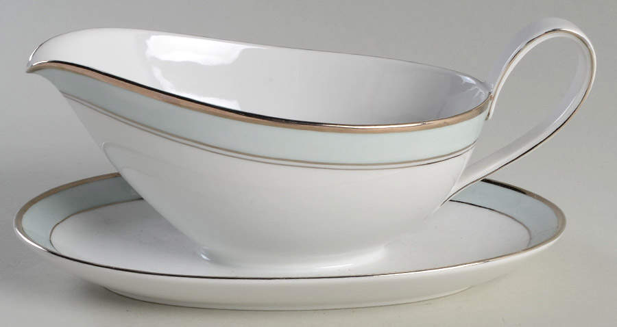 8443 Gravy Boat with Attached Underplate by Hutschenreuther-1