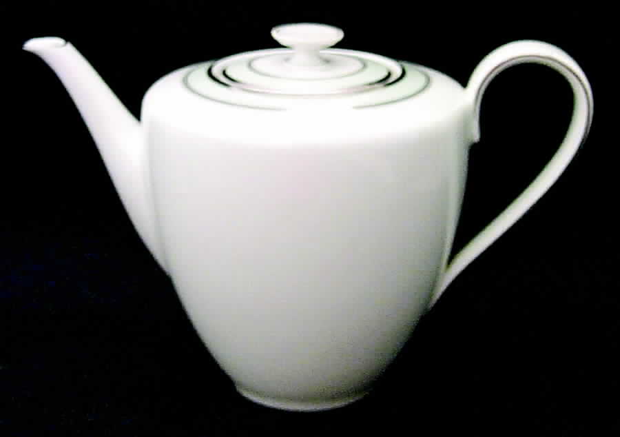 8443 Teapot & Lid by Hutschenreuther-1