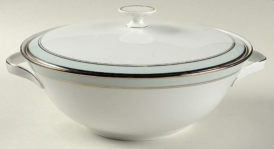 8443 Round Covered Vegetable by Hutschenreuther-1
