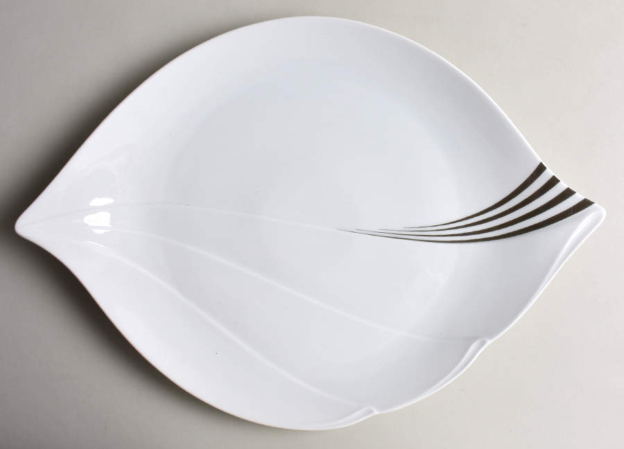 Accent 18" Oval Serving Platter by Hutschenreuther-1