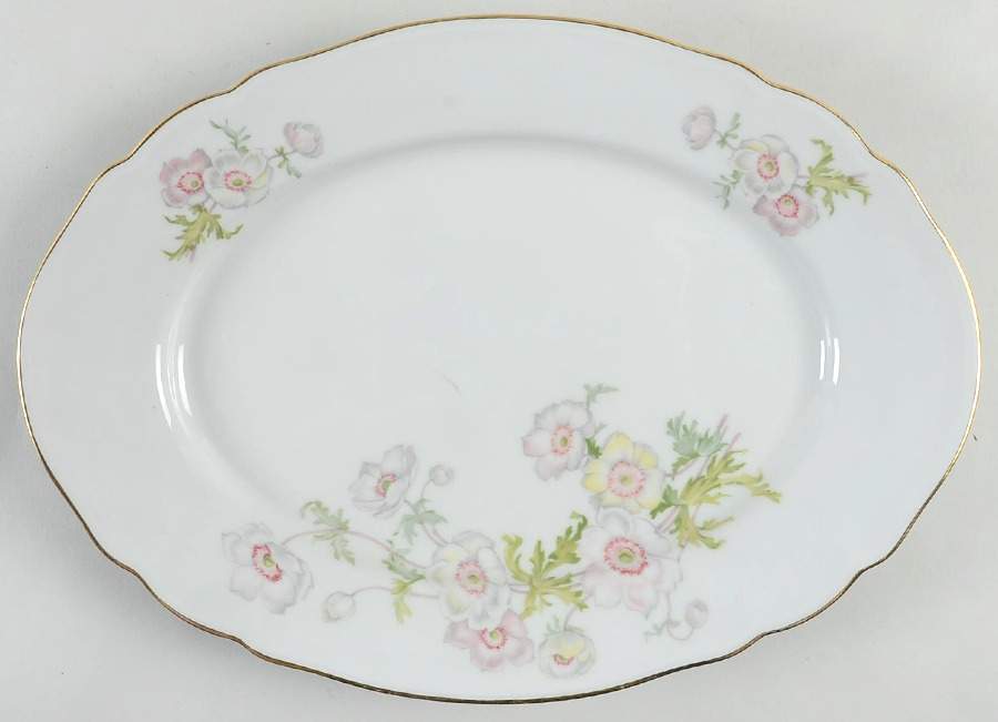 The Anemone (White, SCALLOPED) 12" Oval Serving Platter by Hutschenreuther-1