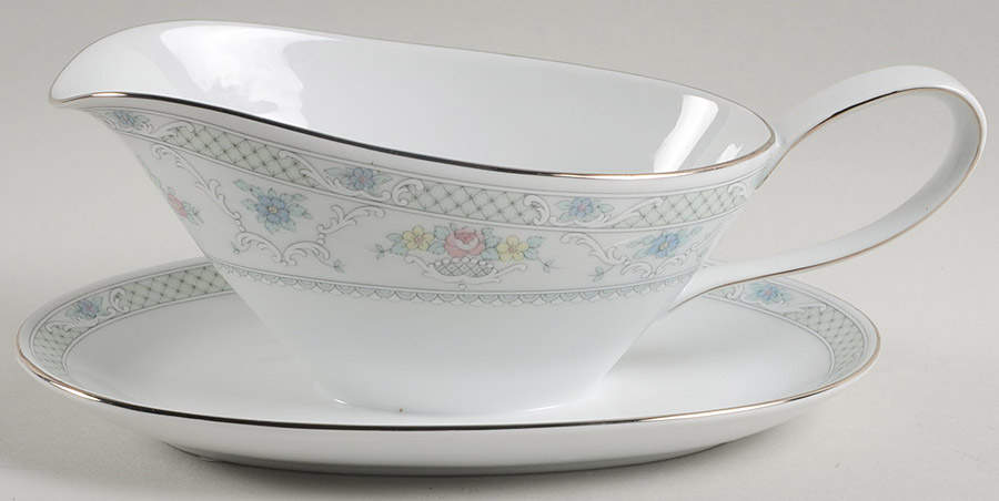 Antoinette Gravy Boat with Attached Underplate by Hutschenreuther-1