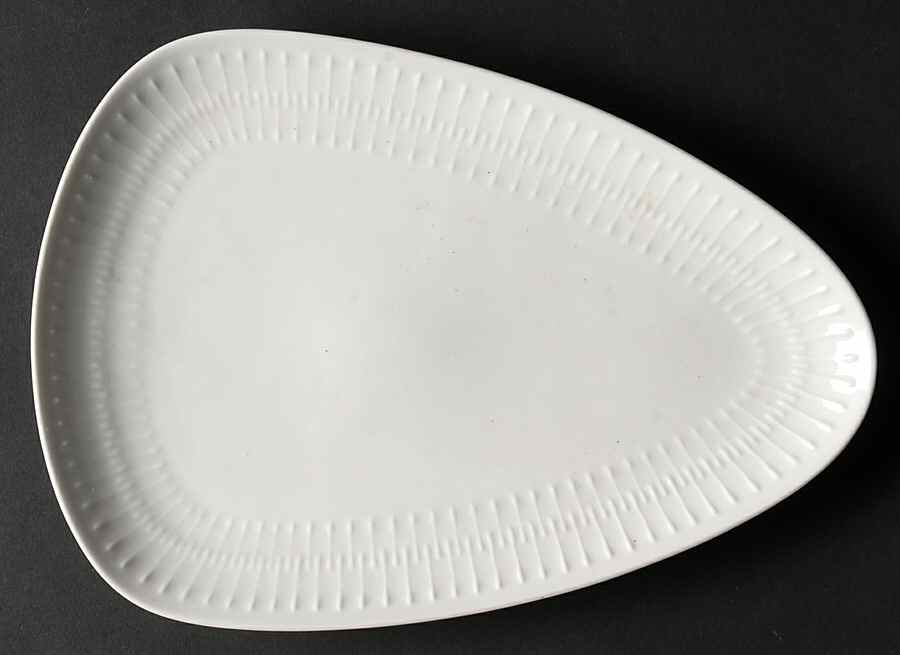 Apart 11" Oval Serving Platter by Hutschenreuther-1