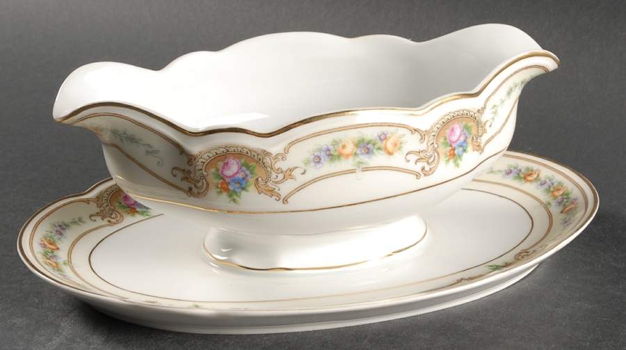 The Ascot Gravy Boat with Attached Underplate by Hutschenreuther-1
