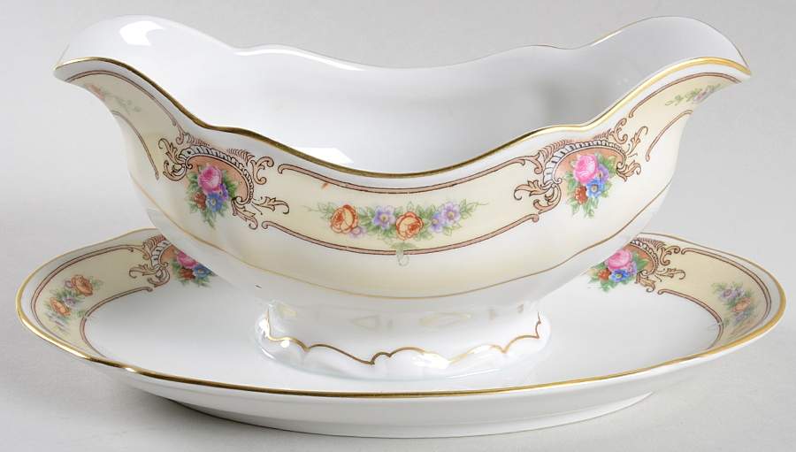 The Ascot Gravy Boat with Attached Underplate by Hutschenreuther-1