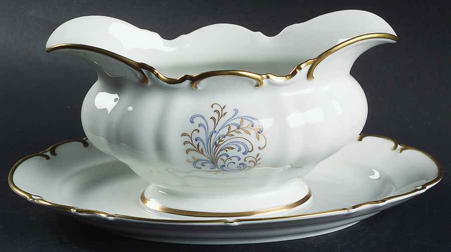 The Beautiful Gravy Boat with Attached Underplate by Hutschenreuther-1