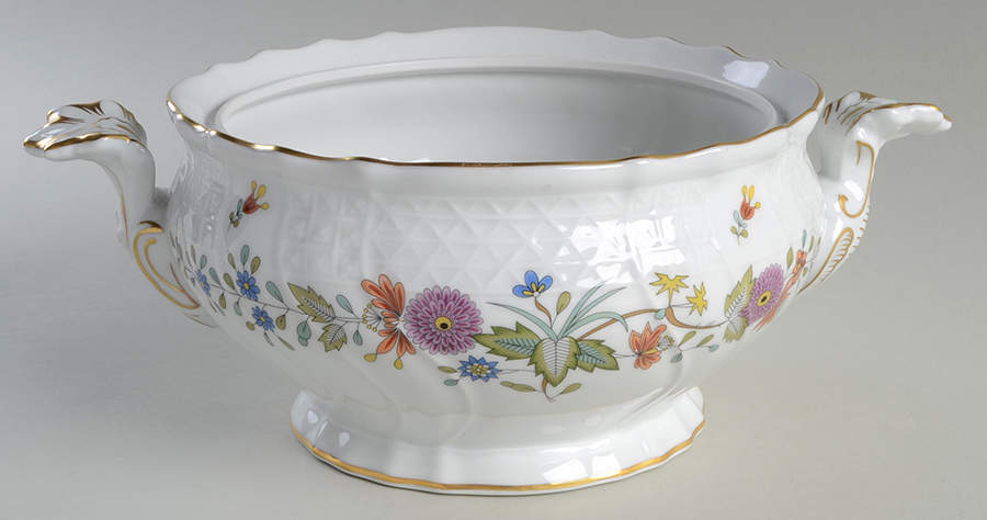 Bellevue Tureen No Lid by Hutschenreuther-1