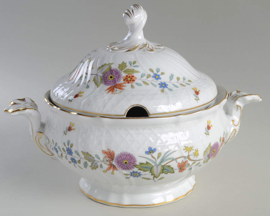 Bellevue Tureen &  Lid by Hutschenreuther-1
