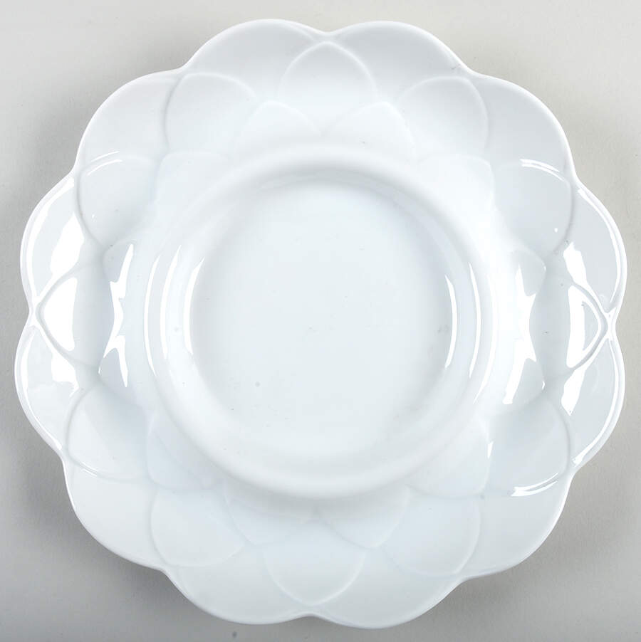 Bianca (Tavola Line) Artichoke Plate by Hutschenreuther-1