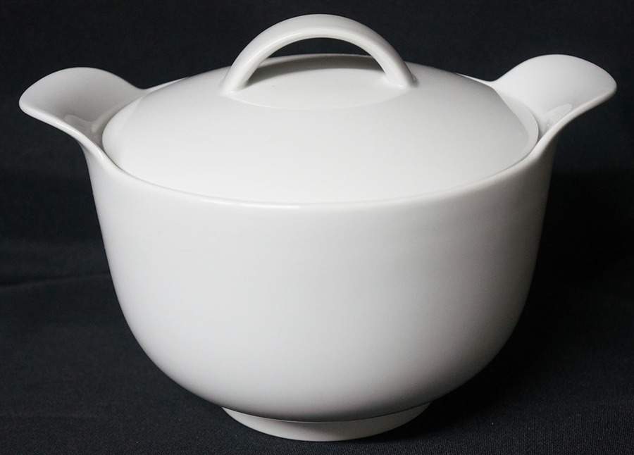 Bianca (Galleria Shape) Round Covered Vegetable by Hutschenreuther-1