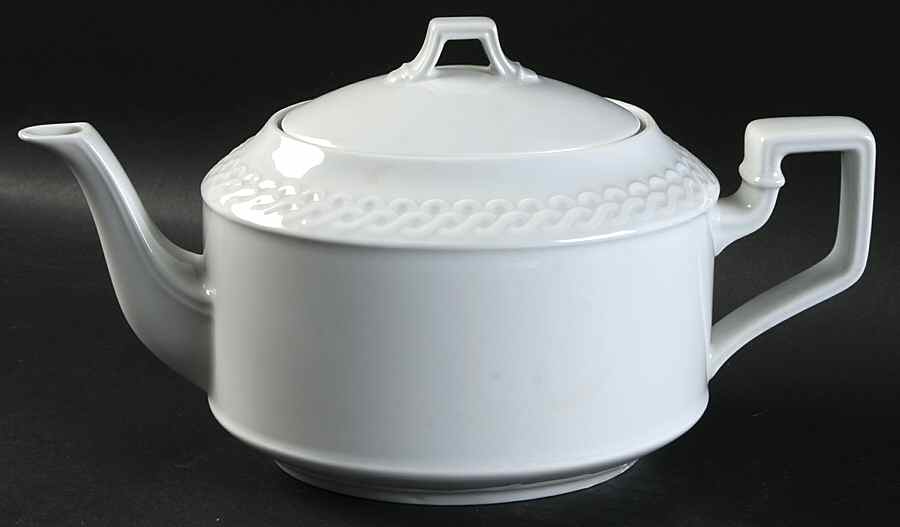 Blanche (Comtesse) Teapot & Lid by Hutschenreuther-1