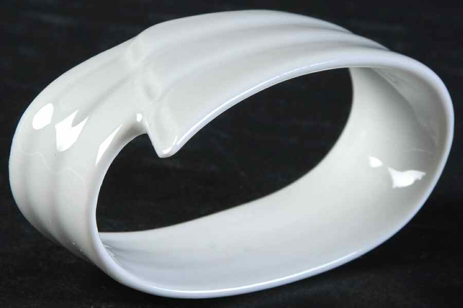 Blanche (Maxim's Line) Napkin Ring by Hutschenreuther-1