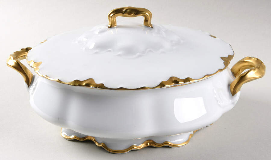 The Blenheim Round Covered Vegetable by Hutschenreuther-1