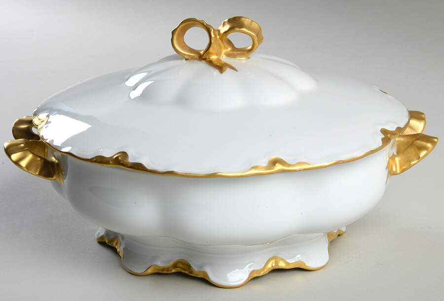 The Blenheim Round Covered Vegetable by Hutschenreuther-1