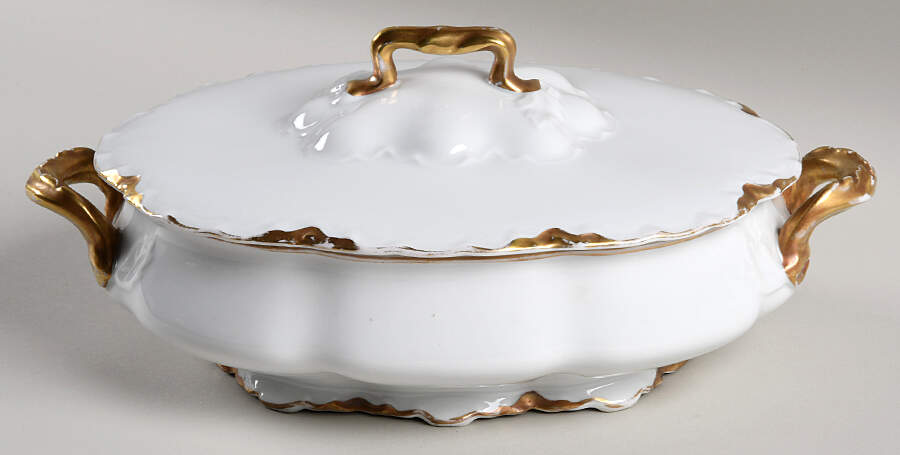 The Blenheim Oval Covered Vegetable by Hutschenreuther-1