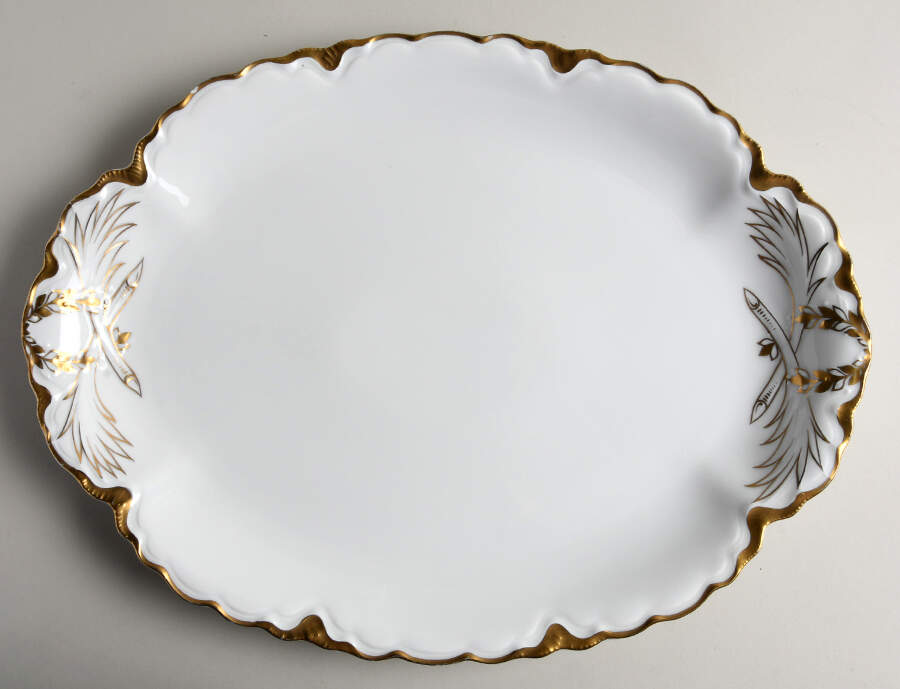 The Blenheim 15" Oval Serving Platter by Hutschenreuther-1