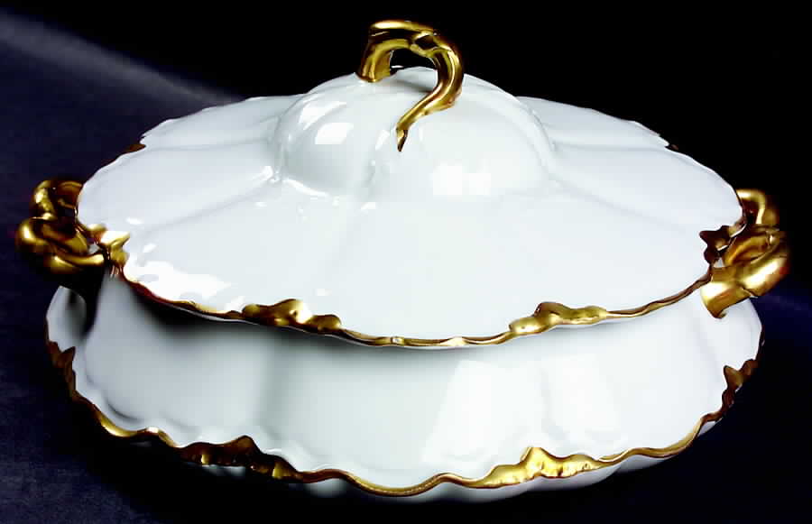 The Blenheim Round Covered Vegetable by Hutschenreuther-1
