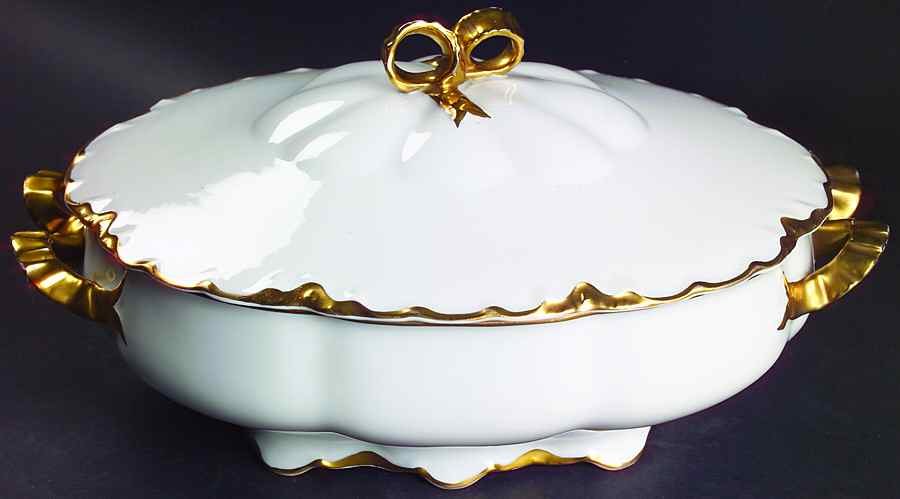 The Blenheim Oval Covered Vegetable by Hutschenreuther-1