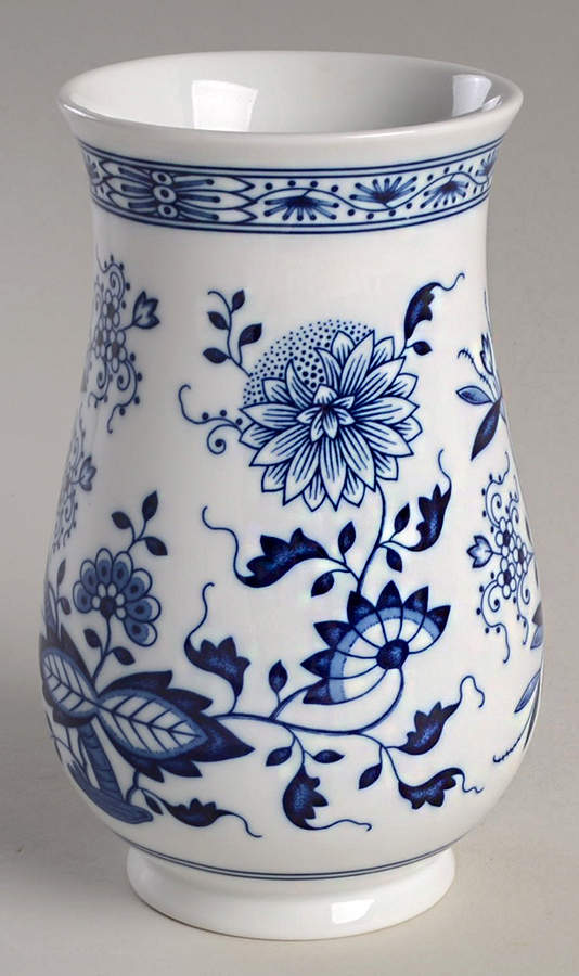Blue Onion 6" Vase by Hutschenreuther-1