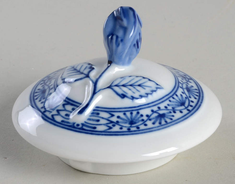 Blue Onion Lid for Small Coffee Pot by Hutschenreuther-1