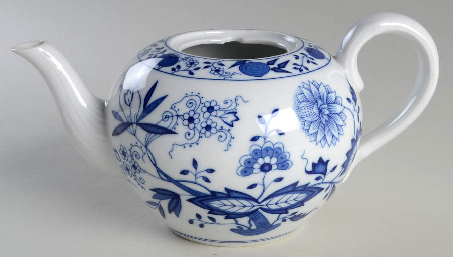 Blue Onion Teapot No Lid by Hutschenreuther-1