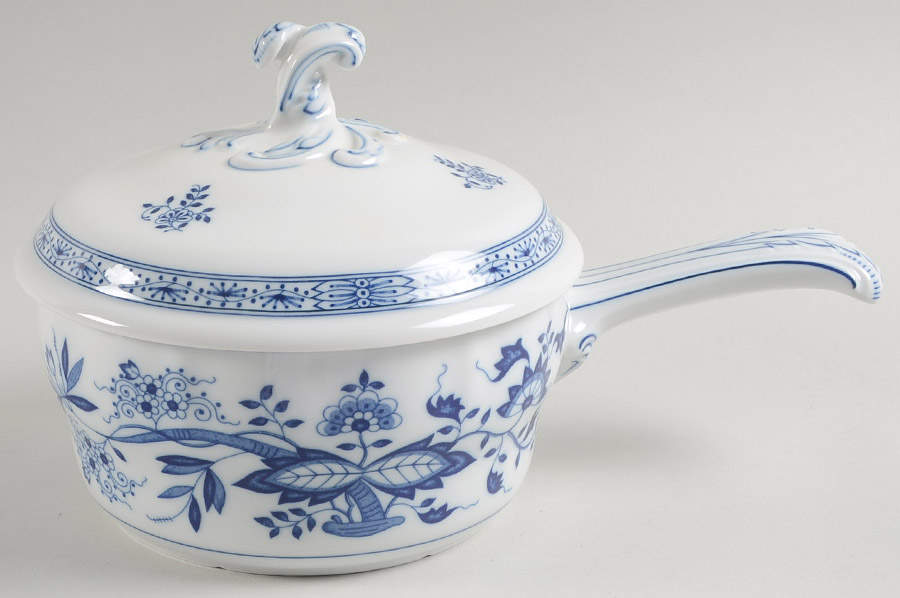 Blue Onion Saucepan & Lid by Hutschenreuther-1