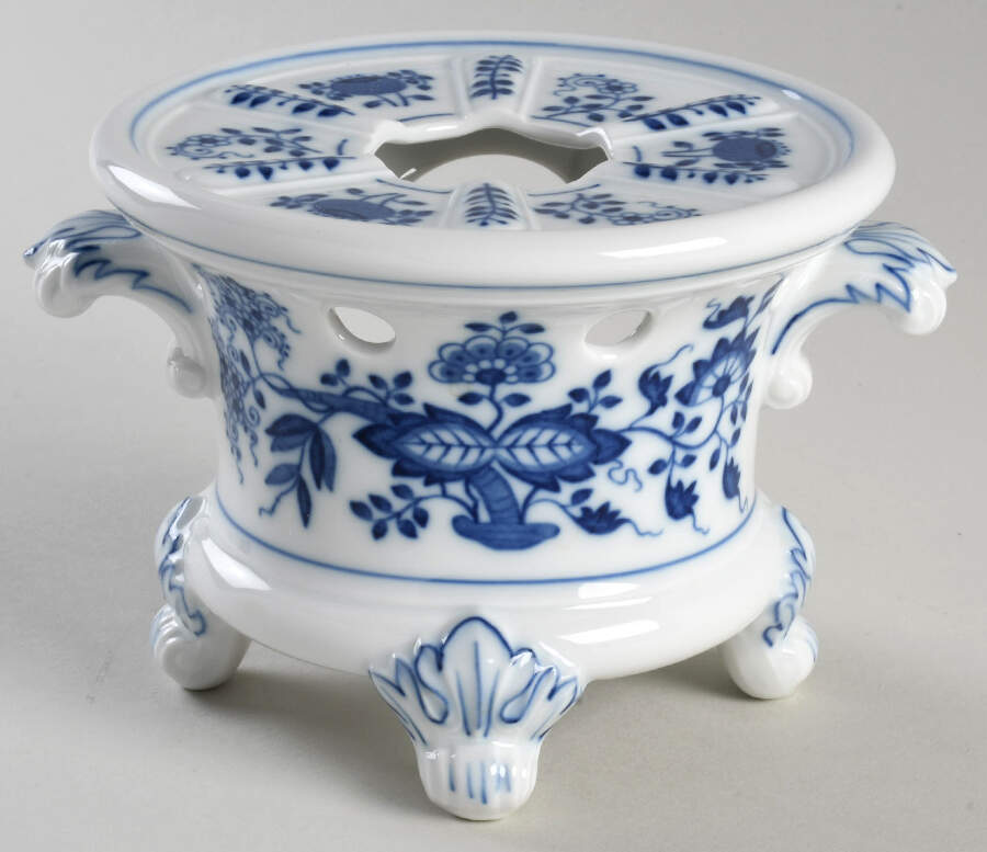 Blue Onion China Warmer Stand by Hutschenreuther-1