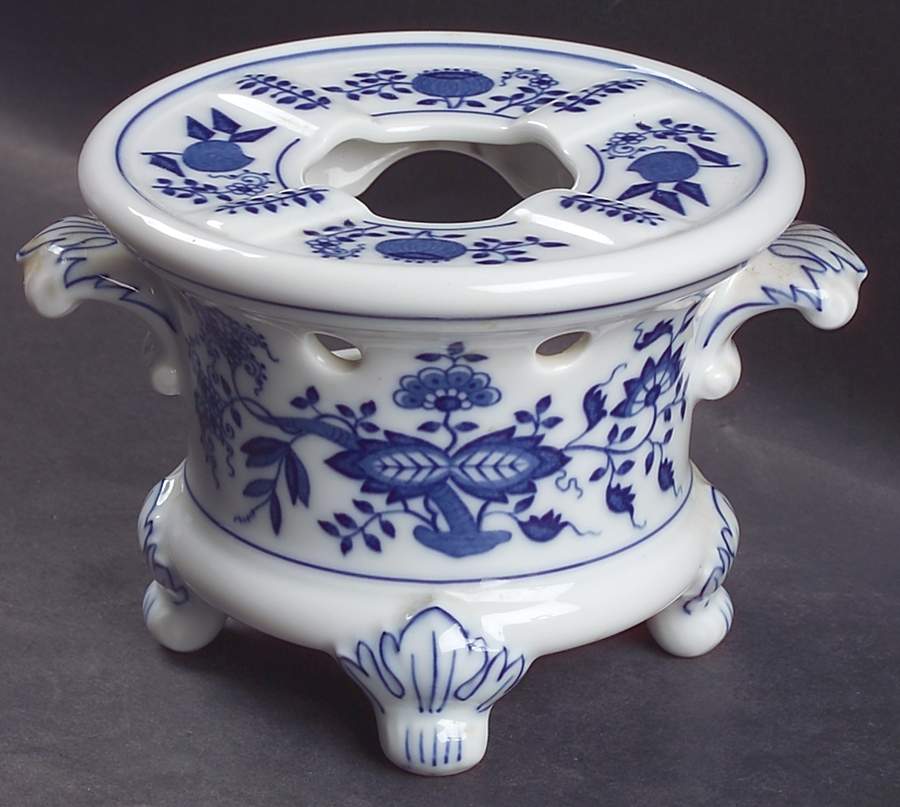 Blue Onion China Warmer Stand by Hutschenreuther-1