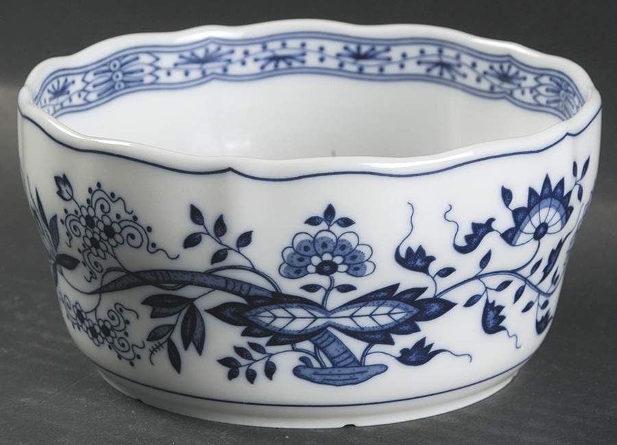 Blue Onion 5" Round Baker by Hutschenreuther-1