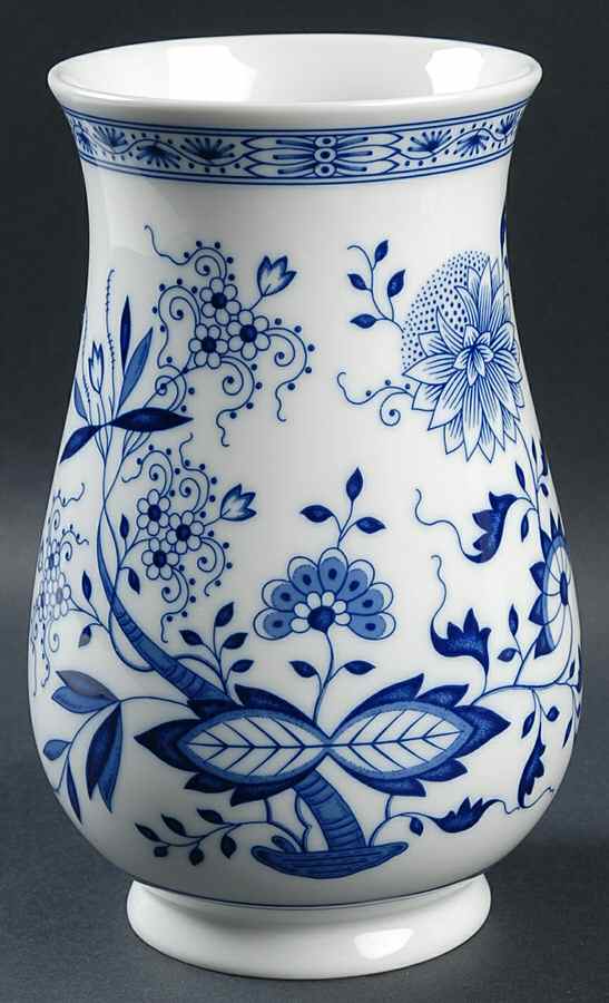 Blue Onion 8" Vase by Hutschenreuther-1