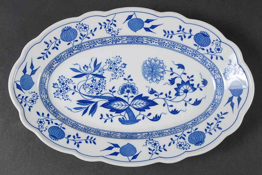 Blue Onion 10" Oval Serving Platter by Hutschenreuther-1