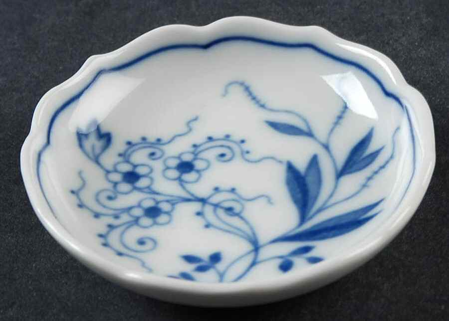 Blue Onion Butter Pat by Hutschenreuther-1