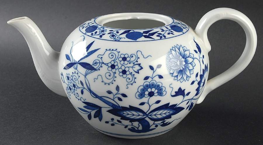 Blue Onion Teapot No Lid by Hutschenreuther-1