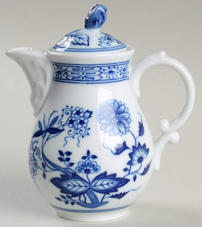 Blue Onion Creamer & Lid by Hutschenreuther-1