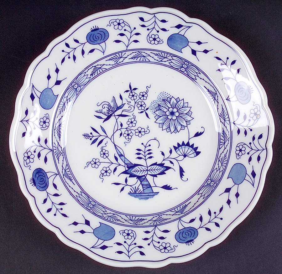 Blue Onion Luncheon Plate by Hutschenreuther-1