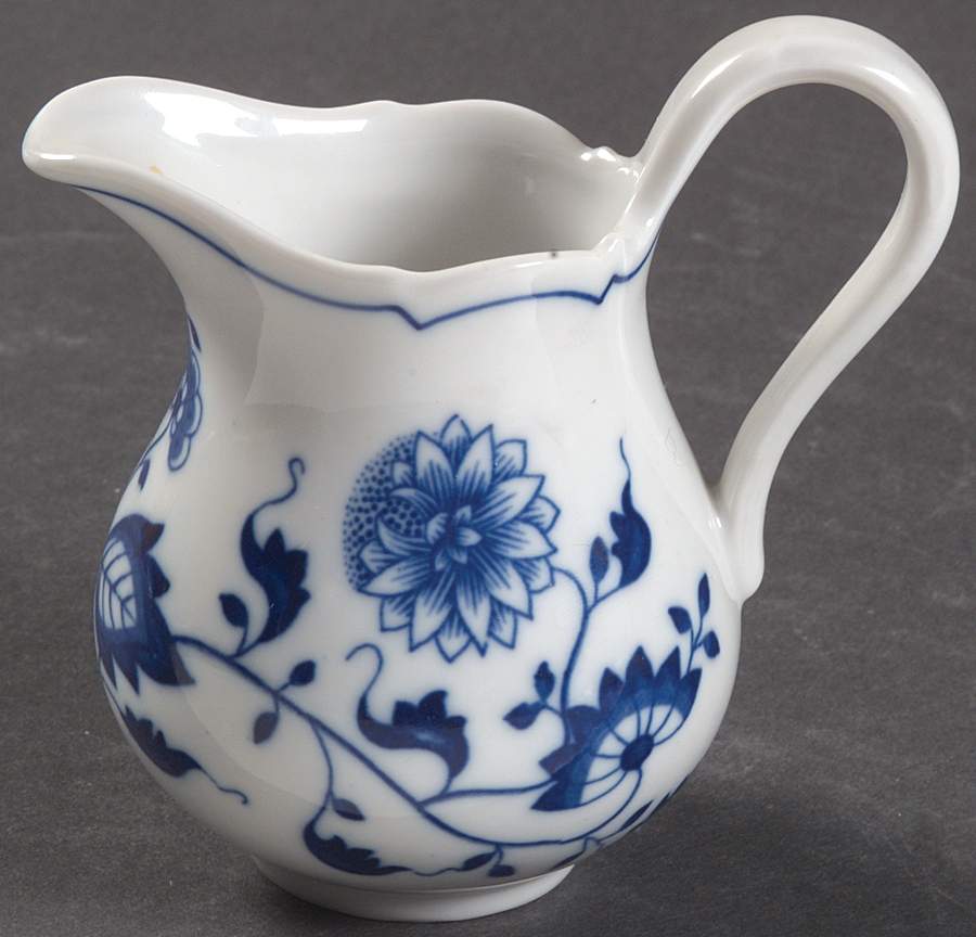 Blue Onion Mini Creamer by Hutschenreuther-1