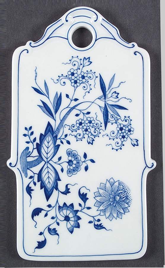 Blue Onion Cheese and Cracker Board by Hutschenreuther-1