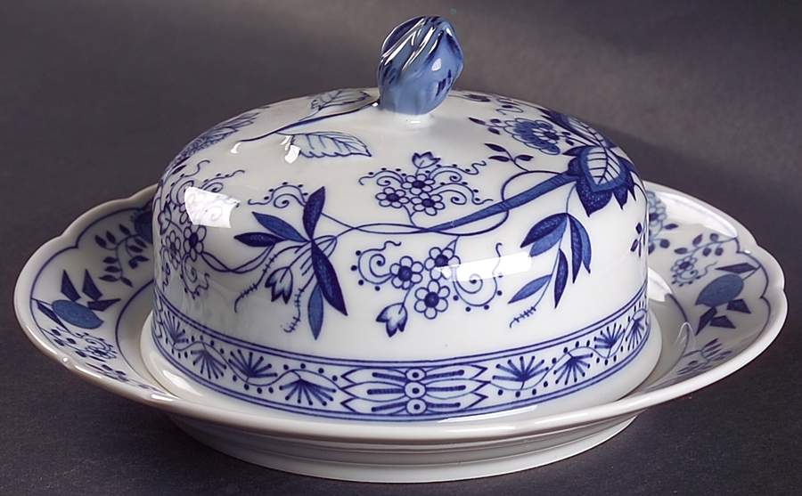 Blue Onion Round Covered Butter by Hutschenreuther-1