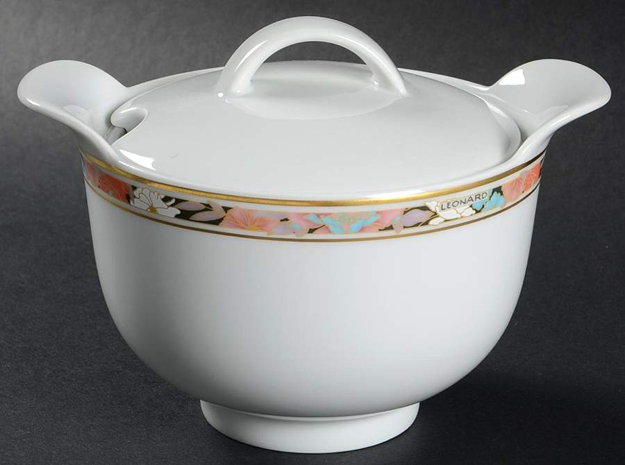 Bologna Round Gravy Boat & Lid by Hutschenreuther-1