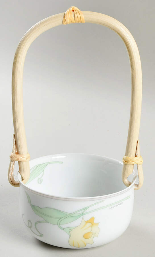 Calypso 7''-7 1/4'' Basket W/Bamboo Handle HC by Hutschenreuther-1