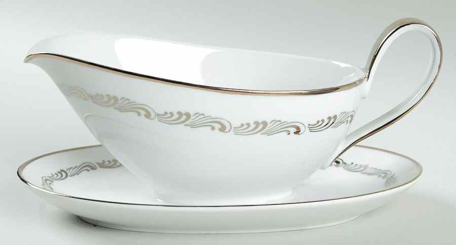 Cascade Gravy Boat with Attached Underplate by Hutschenreuther-1