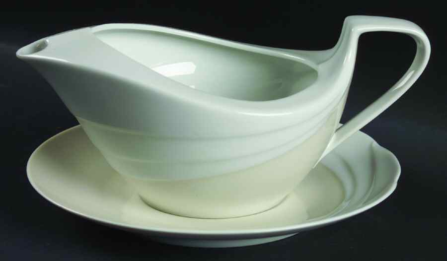 Champagne Gravy Boat & Underplate by Hutschenreuther-1