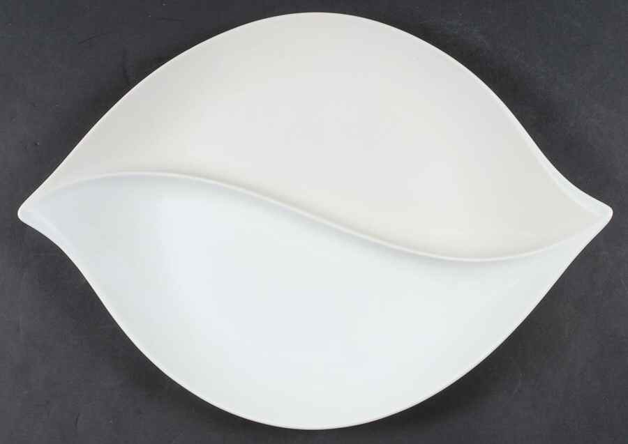 Champagne 18" Oval Serving Platter by Hutschenreuther-1
