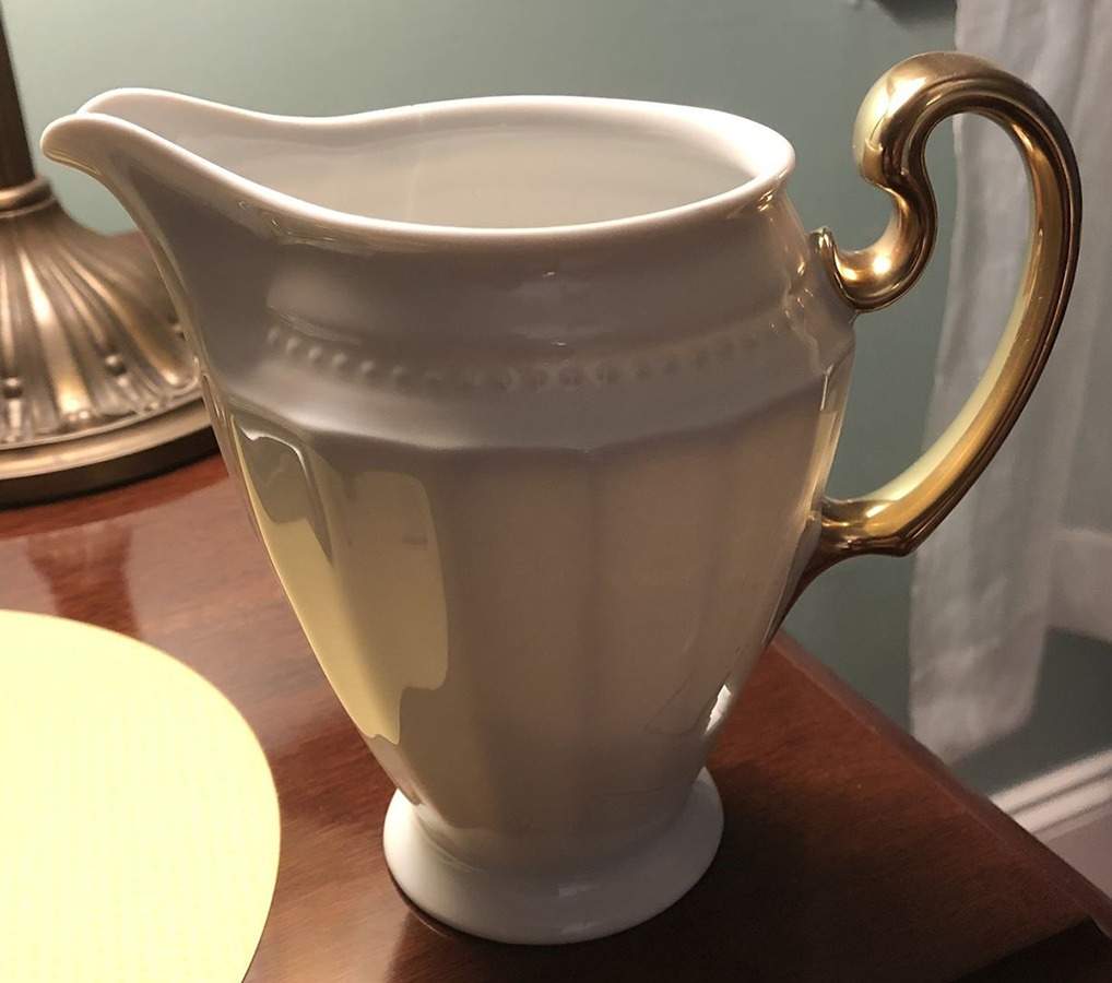 Chevalier Creamer by Hutschenreuther-1