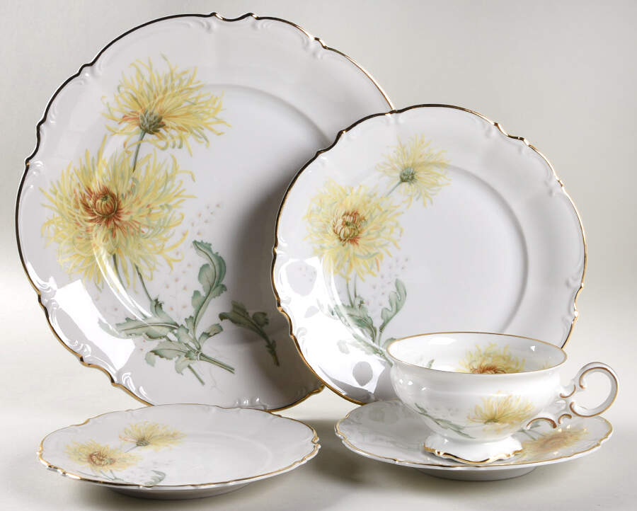 The Chrysanthemum 5 Piece Place Setting by Hutschenreuther-1